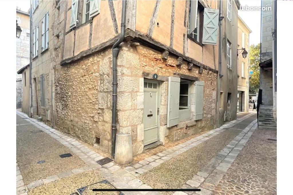 La Source, Maison De Vieux Ferienhaus